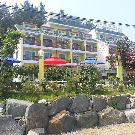 Yongdu Beach Pension Boryeong Bagian luar foto