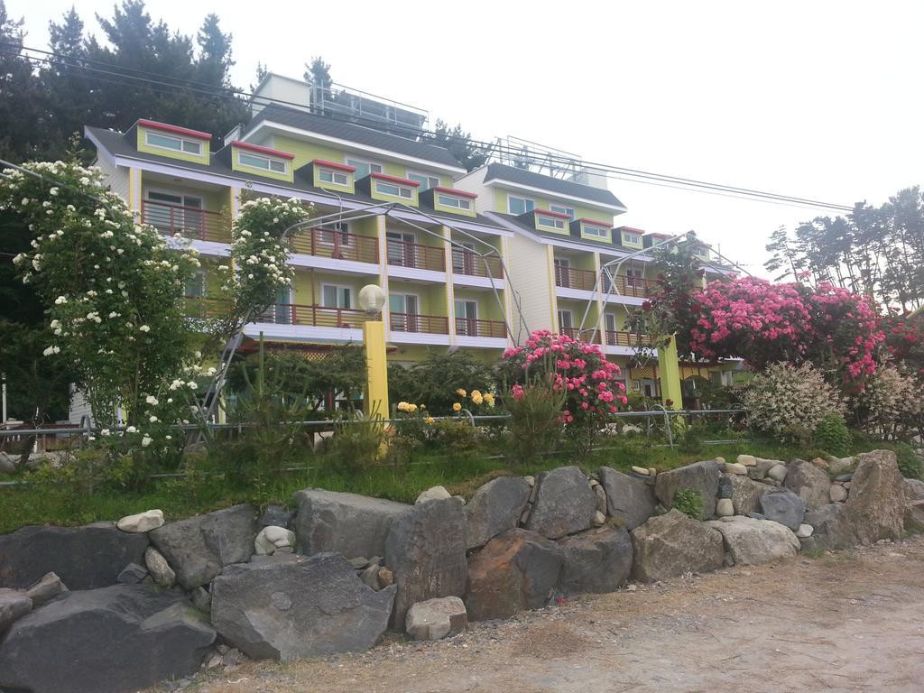 Yongdu Beach Pension Boryeong Bagian luar foto