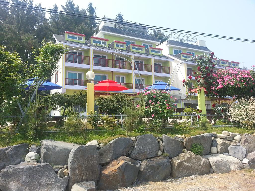 Yongdu Beach Pension Boryeong Bagian luar foto