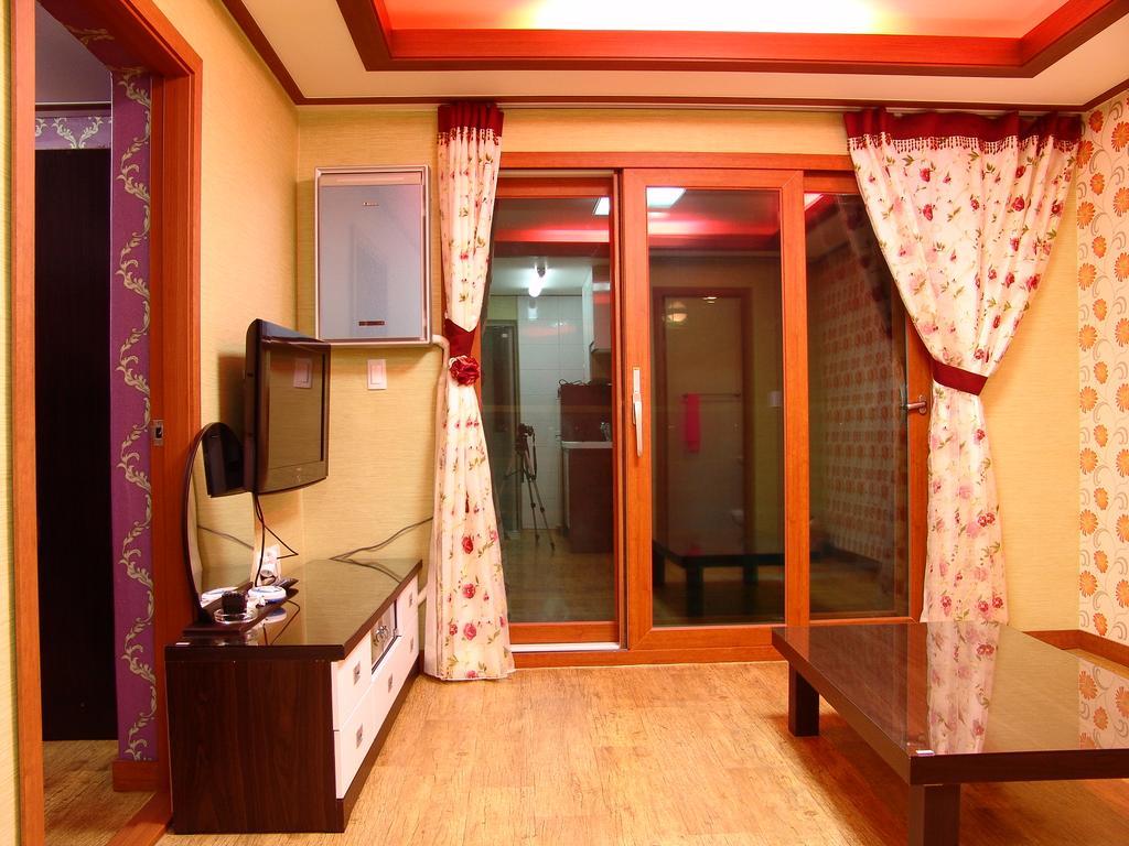 Yongdu Beach Pension Boryeong Bagian luar foto