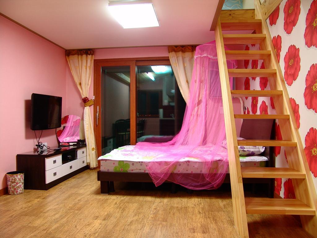 Yongdu Beach Pension Boryeong Bagian luar foto